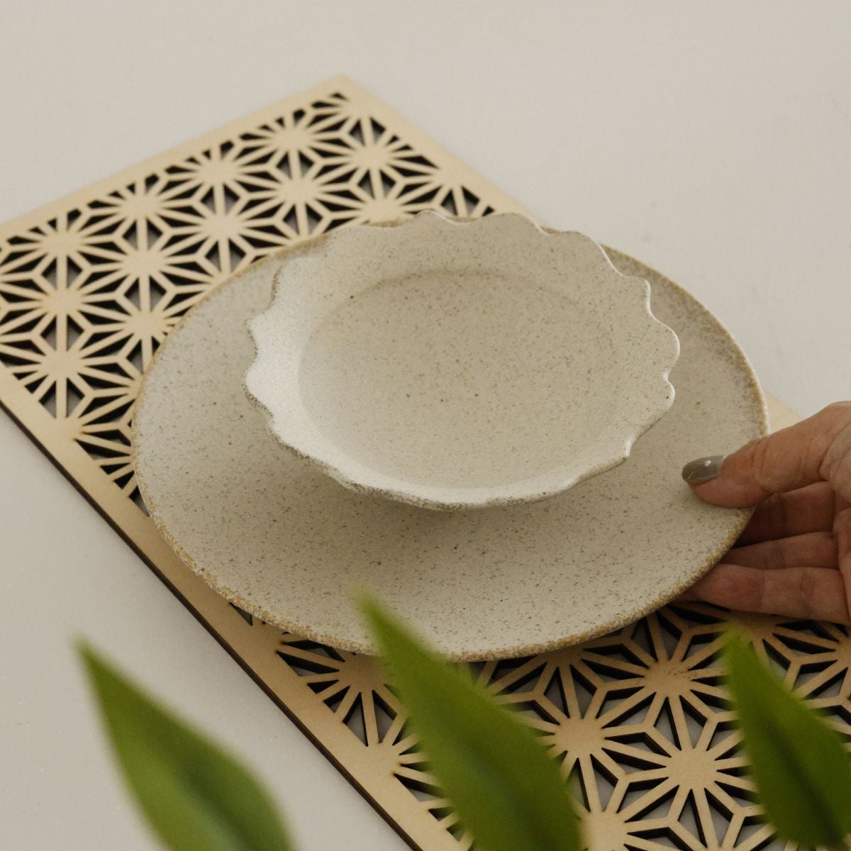 美濃焼　輪花ボウル14cm　サンディ