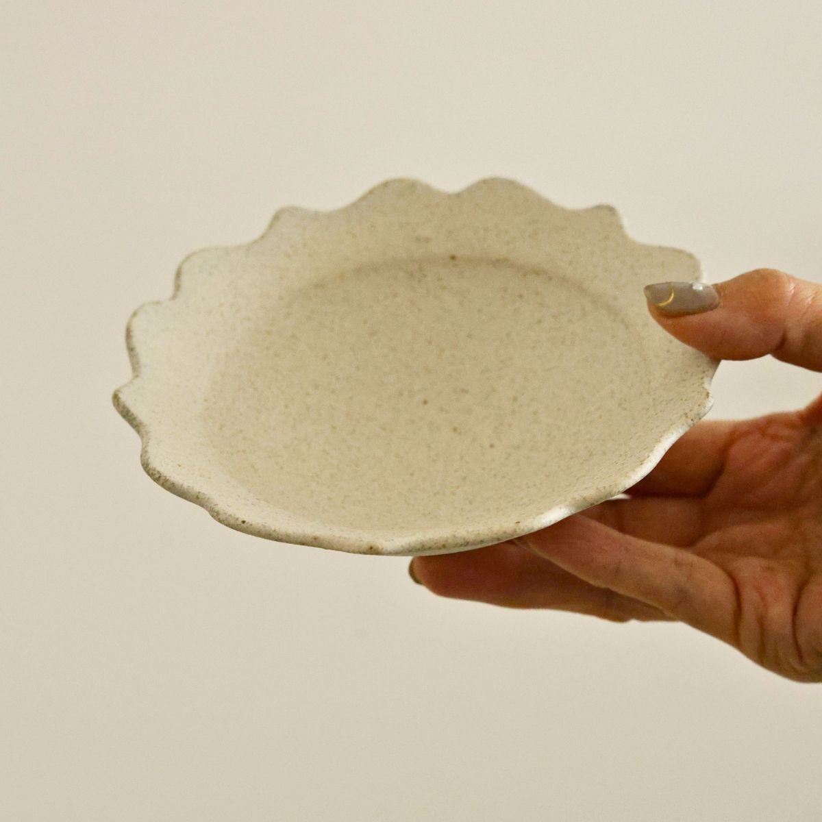 美濃焼　輪花ボウル14cm　サンディ