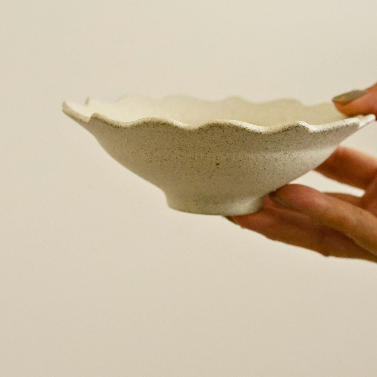 美濃焼　輪花ボウル14cm　サンディ