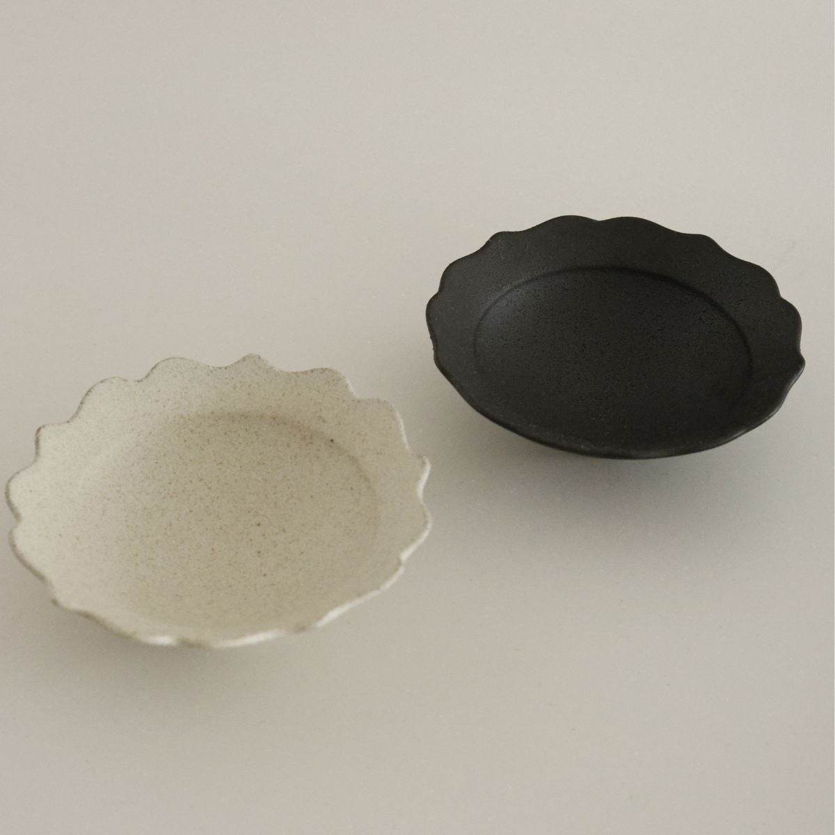 美濃焼　輪花ボウル14cm　サンディ