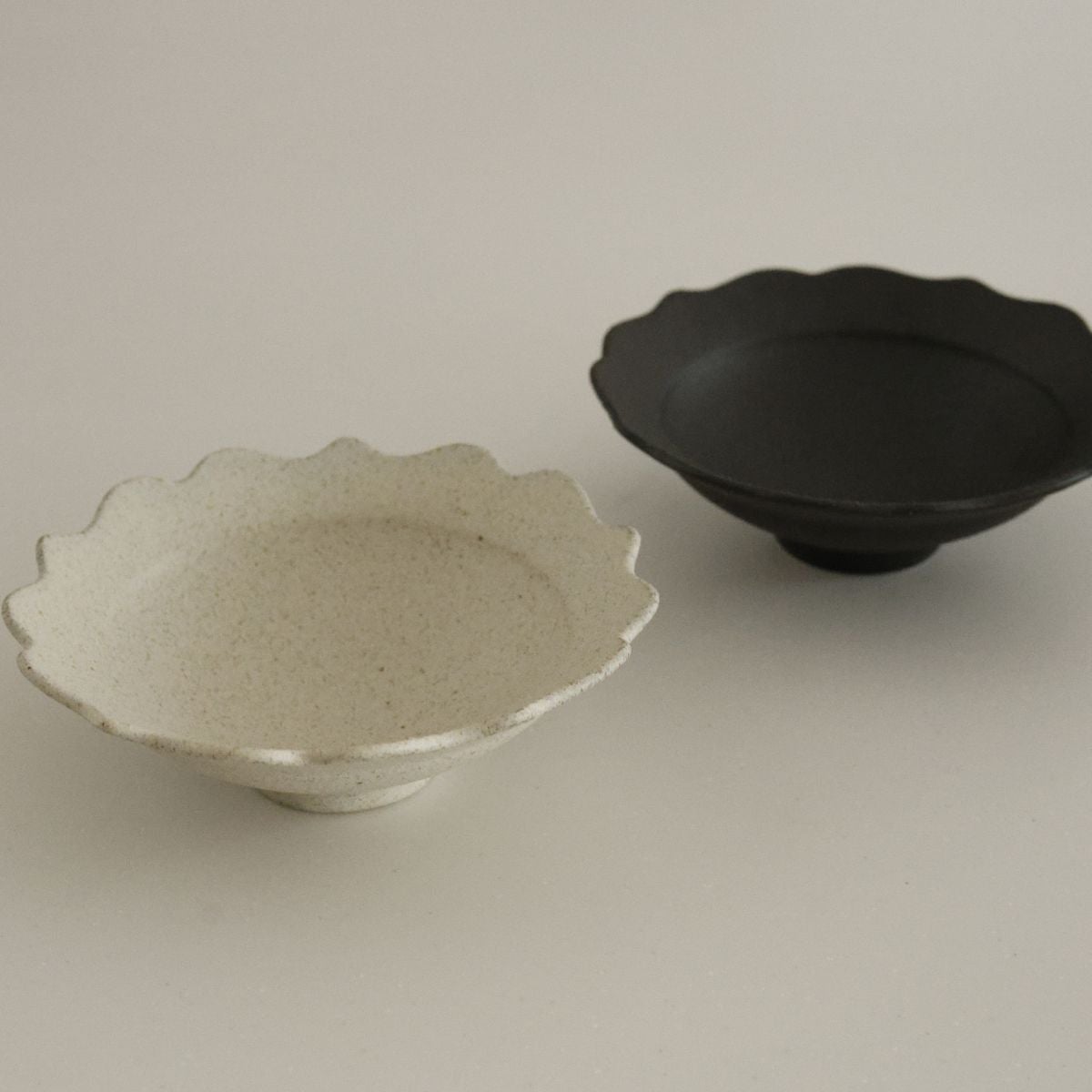  美濃焼　輪花ボウル14cm　サンディ　｜M苦楽園オリジナル｜