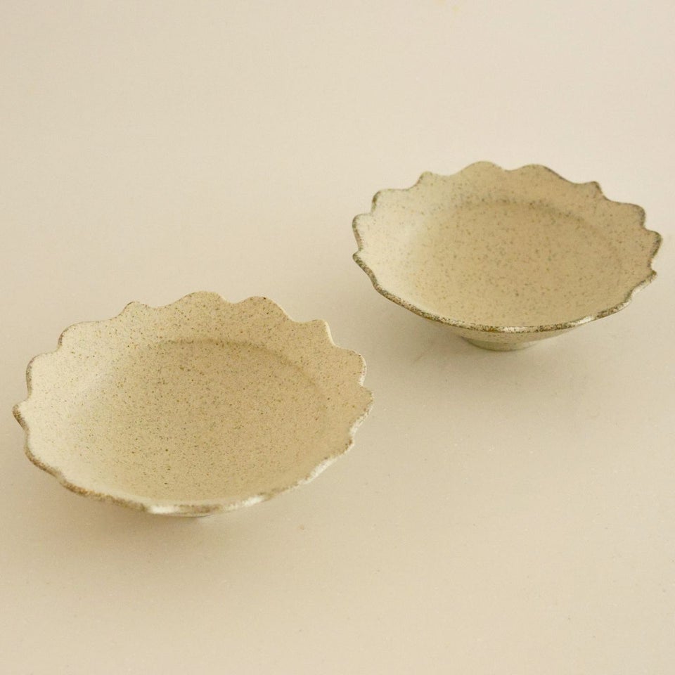  美濃焼　輪花ボウル14cm　サンディ